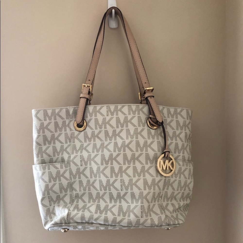 Michael Kors Jet Set Tote